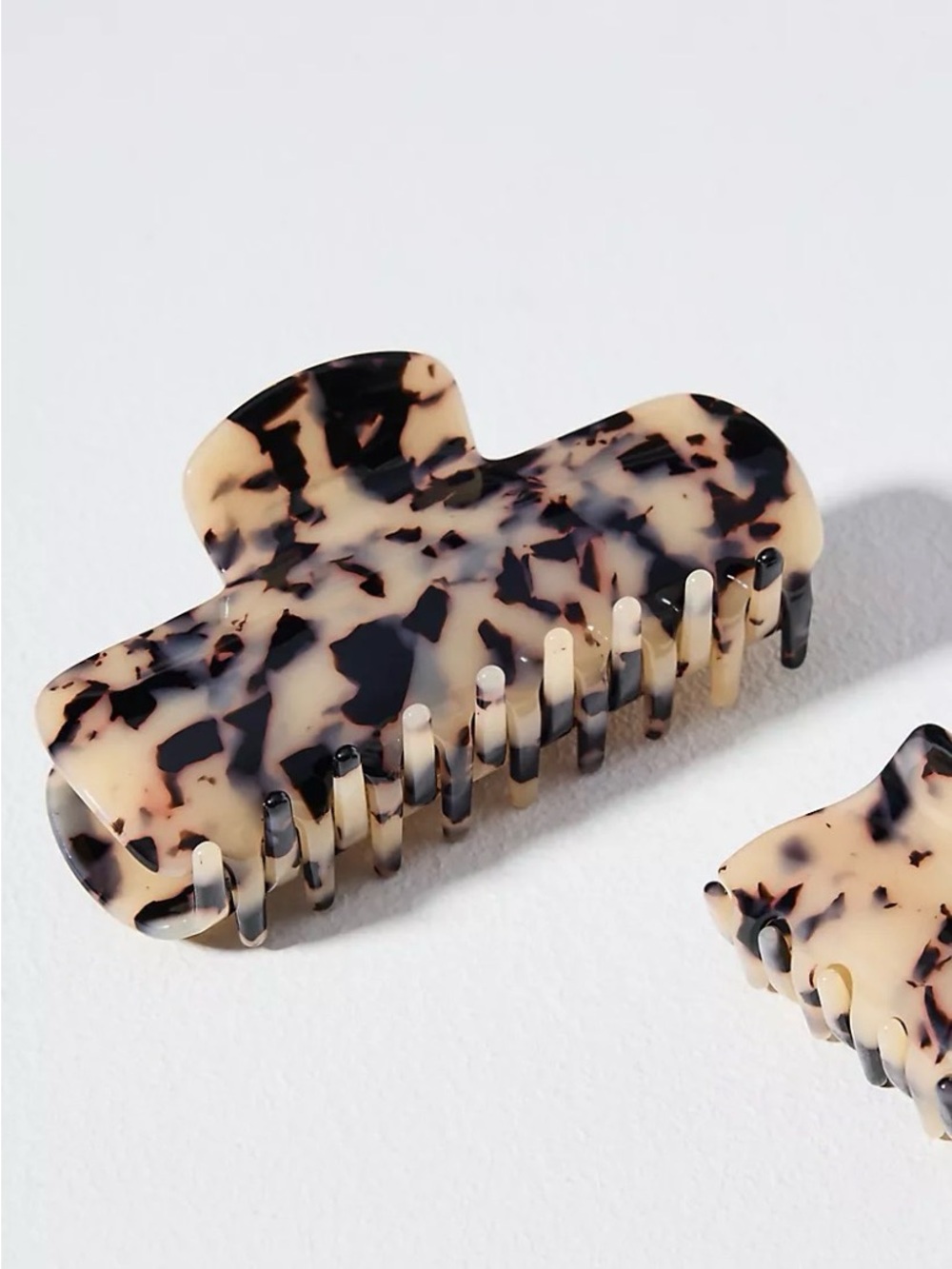 Anthropologie Tortoiseshell Hair Claw Clip - Neutral Beige/Black